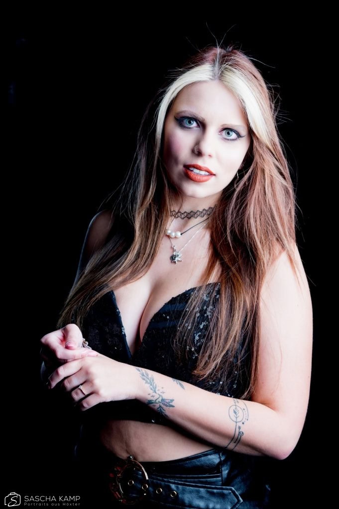 Model Vivien Rinteln Fotoshooting Indoorshooting Fotoclub Minden Portraitshooting Fotomodel NRW
